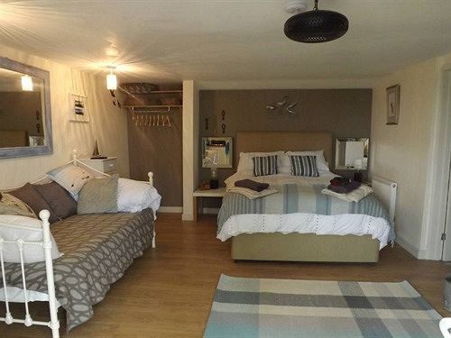 The Swallows Guest House New Quay  Ngoại thất bức ảnh